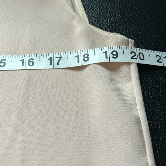 VINCE Zip Neck Draped Shell in New Buff REVOLVE Light Pink Sleeveless Sz L - Picture 9 of 10